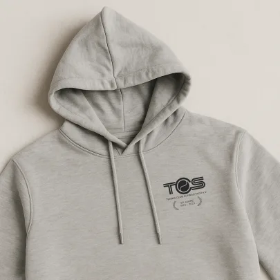 Grauer Hoodie mit Logo des Tennisclubs Schnaittach